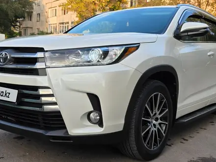 Toyota Highlander 2019 года за 20 900 000 тг. в Алматы – фото 7