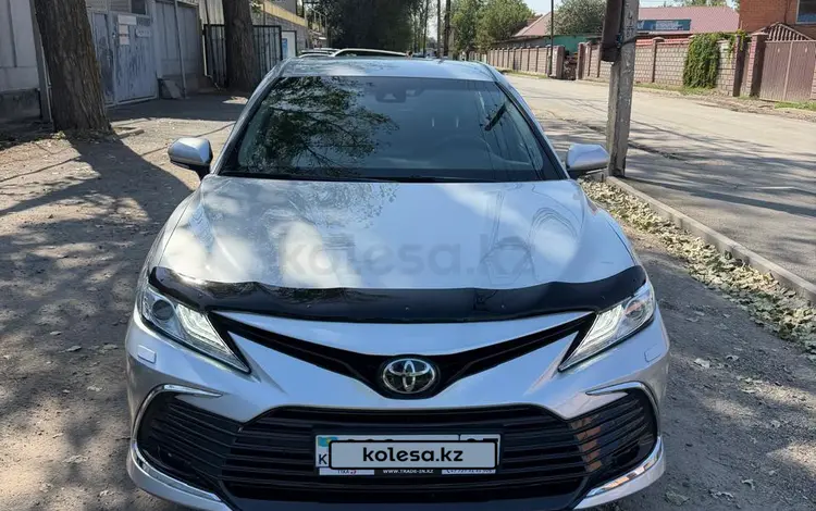 Toyota Camry 2023 года за 17 800 000 тг. в Алматы