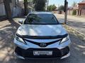 Toyota Camry 2023 года за 17 800 000 тг. в Алматы – фото 2