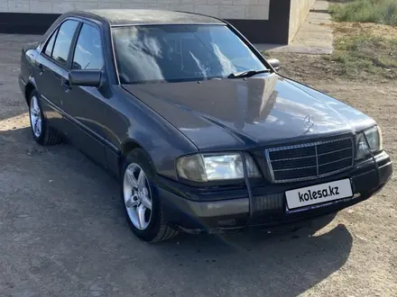 Mercedes-Benz C 200 1995 года за 1 500 000 тг. в Жезказган – фото 2