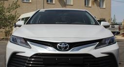 Toyota Camry 2023 года за 18 700 000 тг. в Актау – фото 4