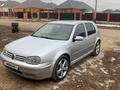 Volkswagen Golf 2003 года за 2 500 000 тг. в Актобе – фото 2