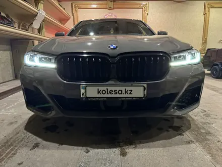 BMW 520 2022 года за 24 500 000 тг. в Алматы – фото 7