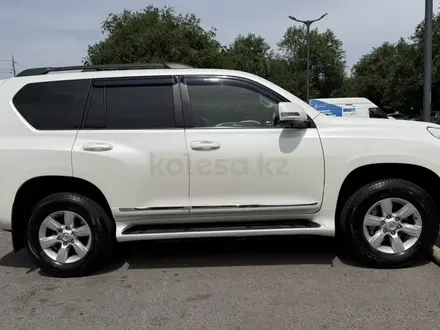 Toyota Land Cruiser Prado 2015 года за 18 300 000 тг. в Алматы – фото 4