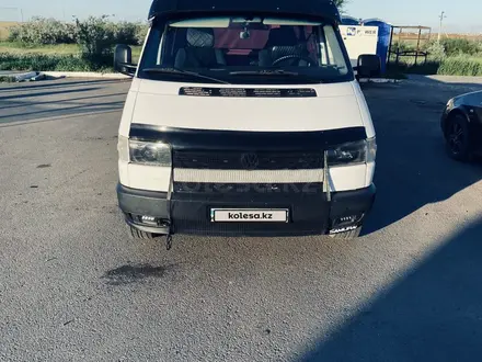 Volkswagen Transporter 1993 года за 4 800 000 тг. в Астана