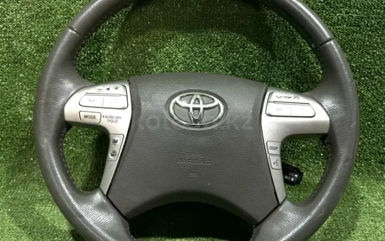 Оригинальный руль на Toyota Camry 40 за 70 000 тг. в Алматы