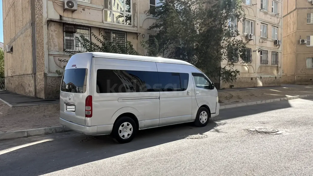Toyota HiAce, 2011
