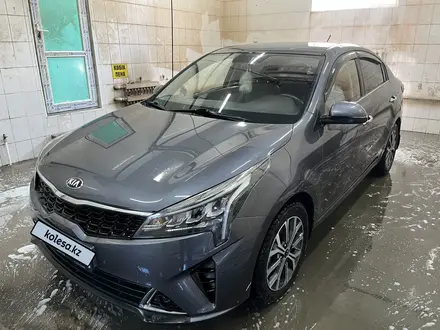 Kia Rio 2021 года за 7 500 000 тг. в Астана