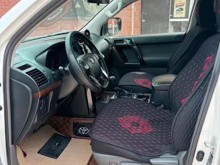 Toyota Land Cruiser Prado 2010 года за 14 000 000 тг. в Актобе