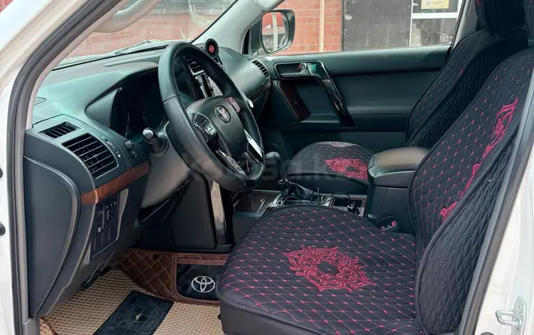 Toyota Land Cruiser Prado 2010 года за 14 000 000 тг. в Актобе