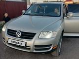 Volkswagen Touareg 2004 годаүшін5 300 000 тг. в Атбасар