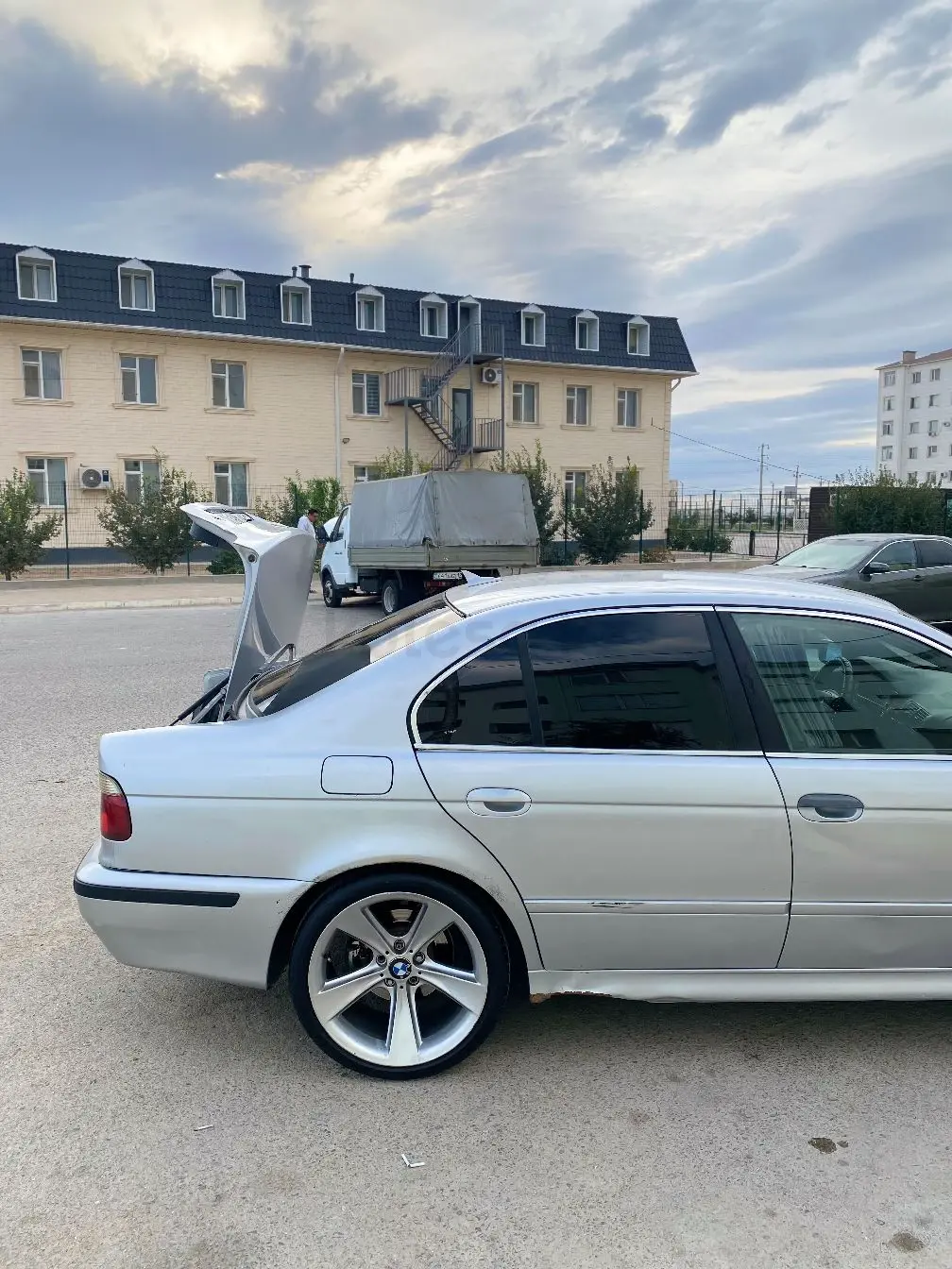 BMW 5 Series, 2001