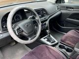 Hyundai Elantra 2018 года за 7 490 000 тг. в Кокшетау – фото 5
