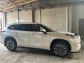 Toyota Highlander 2022 годаfor28 000 000 тг. в Алматы – фото 8