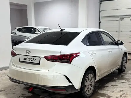 Hyundai Solaris 2021 года за 8 200 000 тг. в Астана – фото 3