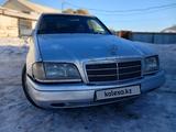 Mercedes-Benz C 180 1995 годаfor800 000 тг. в Караганда – фото 2