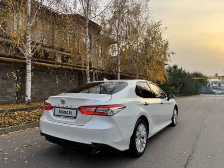 Toyota Camry 2019 года за 15 200 000 тг. в Алматы – фото 5