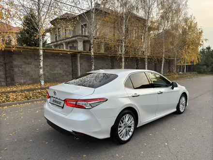 Toyota Camry 2019 года за 15 200 000 тг. в Алматы – фото 20