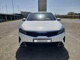 Kia Rio 2022 года за 9 800 000 тг. в Актау