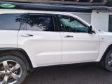 Jeep Grand Cherokee 2012 годаүшін9 900 000 тг. в Алматы – фото 4
