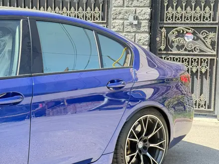 BMW M5 2022 года за 52 000 000 тг. в Алматы – фото 4