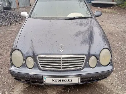Mercedes-Benz CLK 230 1997 года за 2 000 000 тг. в Астана – фото 3