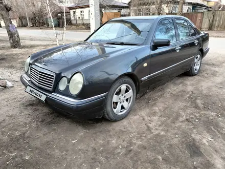 Mercedes-Benz E 200 1995 годаүшін2 300 000 тг. в Павлодар – фото 2