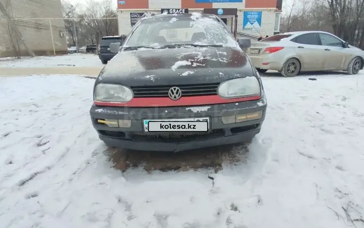 Volkswagen Golf 1994 годаfor1 300 000 тг. в Уральск