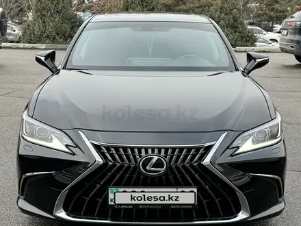 Lexus ES 250 2022 года за 22 550 000 тг. в Алматы