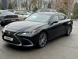 Lexus ES 250 2022 года за 22 550 000 тг. в Алматы – фото 2