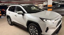 Toyota RAV4 2021 года за 16 500 000 тг. в Астана