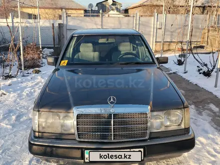 Mercedes-Benz E 230 1992 года за 2 000 000 тг. в Алматы