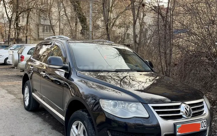 Volkswagen Touareg 2008 года за 5 800 000 тг. в Алматы