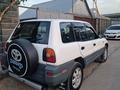 Toyota RAV4 1997 года за 3 200 000 тг. в Алматы – фото 2