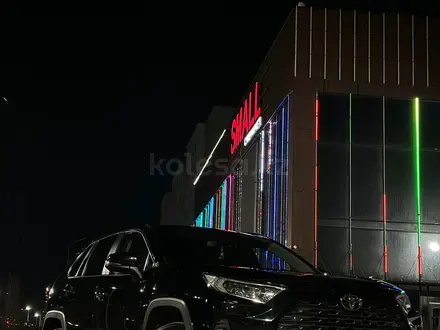 Toyota RAV4 2020 года за 13 500 000 тг. в Астана – фото 2