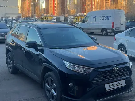 Toyota RAV4 2020 года за 13 500 000 тг. в Астана – фото 3