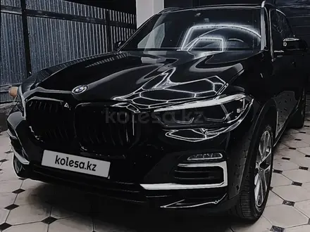 BMW X5 2021 года за 27 500 000 тг. в Алматы