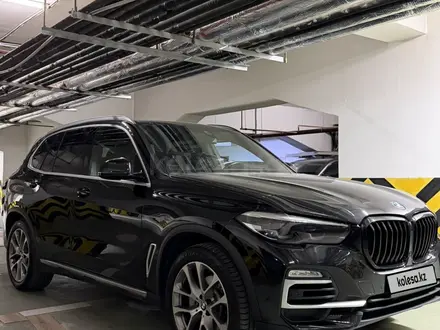 BMW X5 2021 года за 27 500 000 тг. в Алматы – фото 8