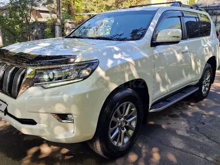 Toyota Land Cruiser Prado 2018 года за 26 400 000 тг. в Алматы – фото 13