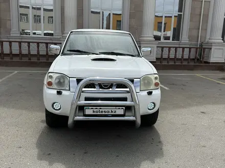 Nissan NP300 2012 года за 4 000 000 тг. в Актау