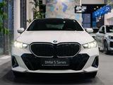 BMW 530 XDrive 2025 года за 56 386 796 тг. в Астана – фото 2