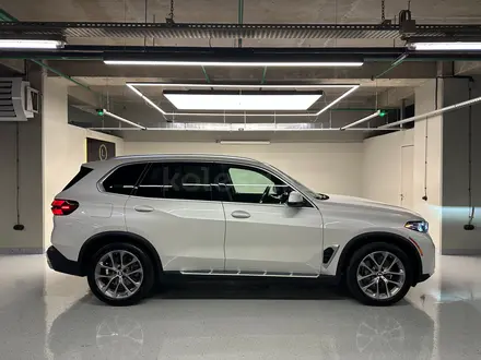 BMW X5 XDrive 40i 2023 года за 37 999 000 тг. в Алматы – фото 3