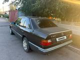 Mercedes-Benz E 260 1992 годаүшін380 000 тг. в Караганда – фото 3
