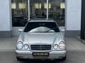 Mercedes-Benz E 220 1998 года за 2 900 000 тг. в Шымкент