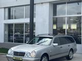 Mercedes-Benz E 220 1998 года за 2 900 000 тг. в Шымкент – фото 2