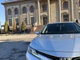 Toyota Camry 2018 годаүшін11 700 000 тг. в Шымкент – фото 3