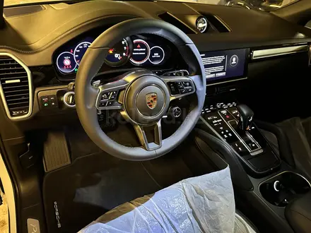 Porsche Cayenne Coupe 2023 года за 76 990 000 тг. в Алматы – фото 11