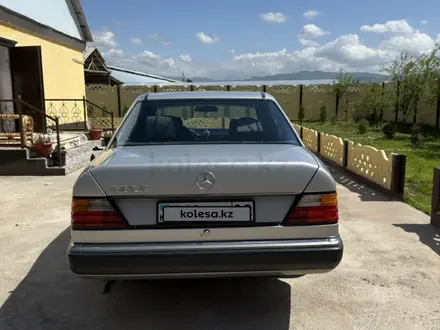 Mercedes-Benz E 230 1990 года за 2 500 000 тг. в Тараз – фото 3