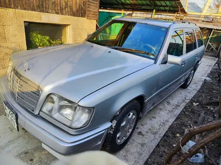 Mercedes-Benz E 280 1996 года за 3 200 000 тг. в Алматы