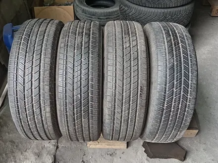 225/65R17 BRIDGESTON TURANZAүшін120 000 тг. в Алматы